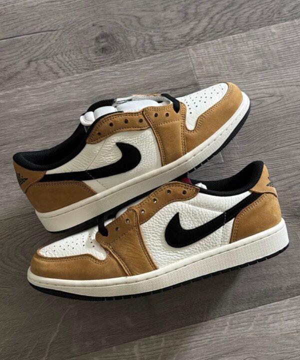 NK AIR JORDA_N RETRO 1 LOW OG ROOKIE OF THE YEAR [TAN / WHITE / BLACK] 1109025