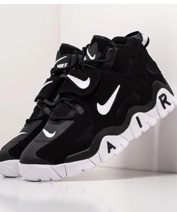 NK AIR BARRAGE MID UNIVERSITY BLACK [BLACK / WHITE] 1109025