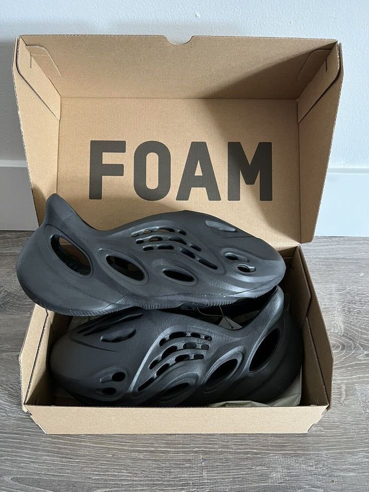 ADS YEEZY FOAM RUNNER ONYX UA – GALAXY SPLASH EDITION [BLACK] 2508025