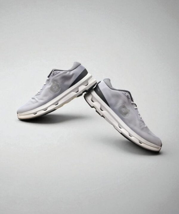 QC OC RUNNING X KITH CLOUDZONE [GREY / WHITE / BLACK] 0909025