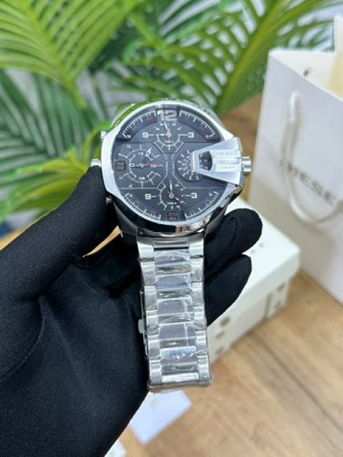 Diesel Uber Chief Oversized 4 Time Zone Watch DZ7374