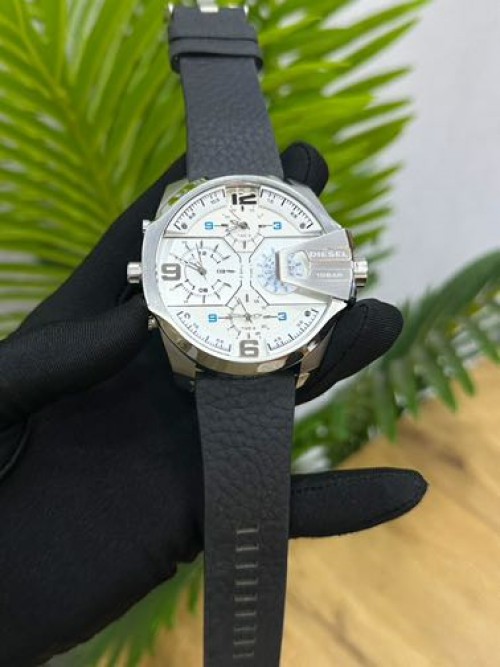 DIESEL UBER CHIEF OVERSIZED 4 TIME ZONE