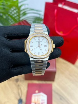PATEK PHILIPPE NAUTILUS BAGUETTE DIAMONDS BEZEL 5723 1R 001