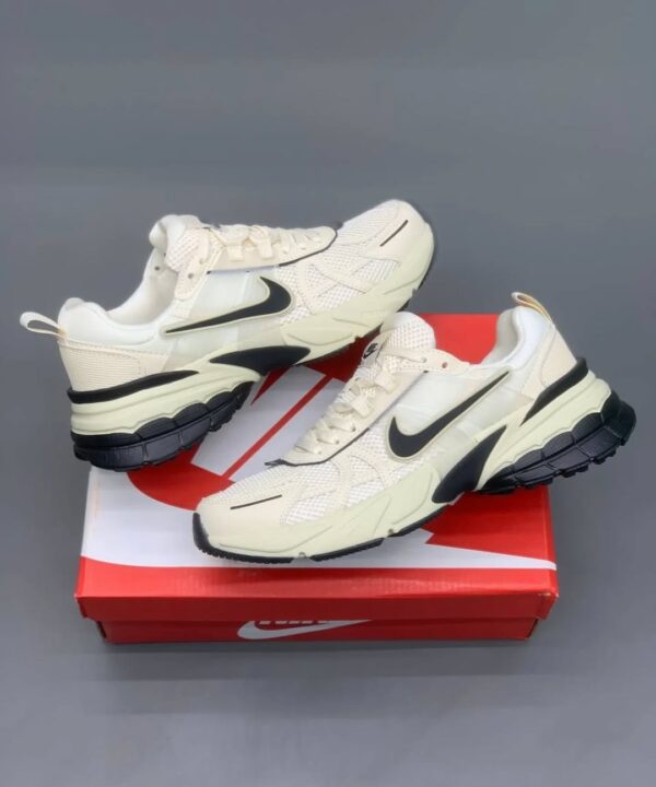 NK V2K RUN [BEIGE / BLACK] 0509025