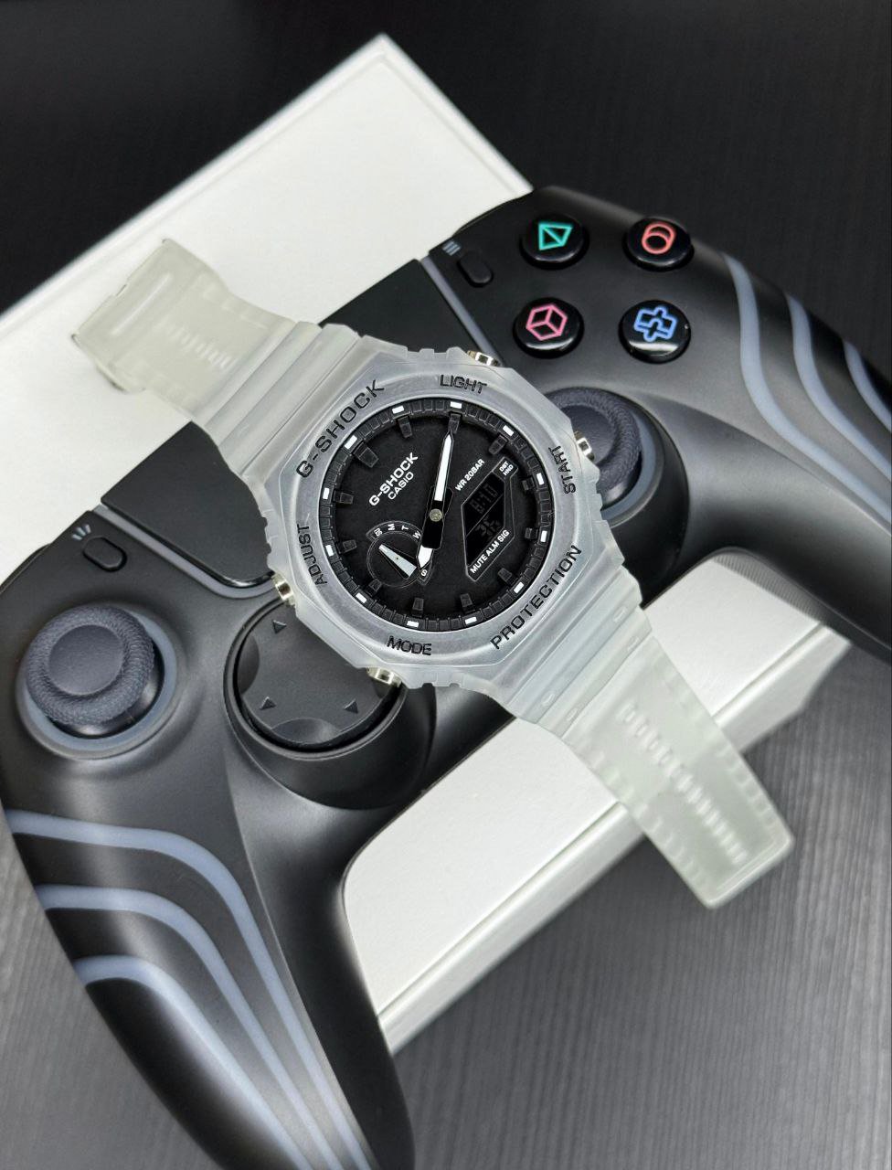 G SHOCK GA 2100  TRANSPERENT. BLACK DAIL